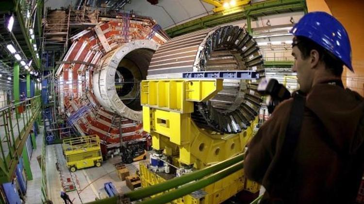 CERNde iki atomaltı parçacığı keşfedildi