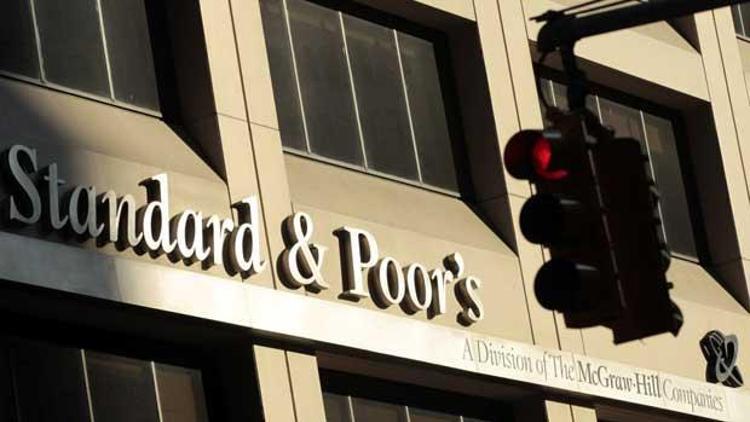 S&P Rusyanın kredi notunu düşürdü