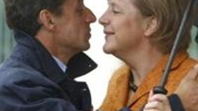 Merkel ve Sarkozyye ağır darbe