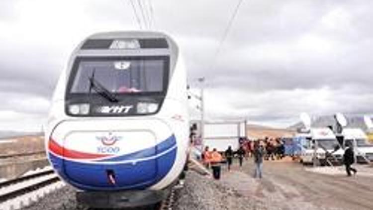 Ankara-Konya hattına 1 milyar lira yattı, tren 220 kilometre hıza çıktı