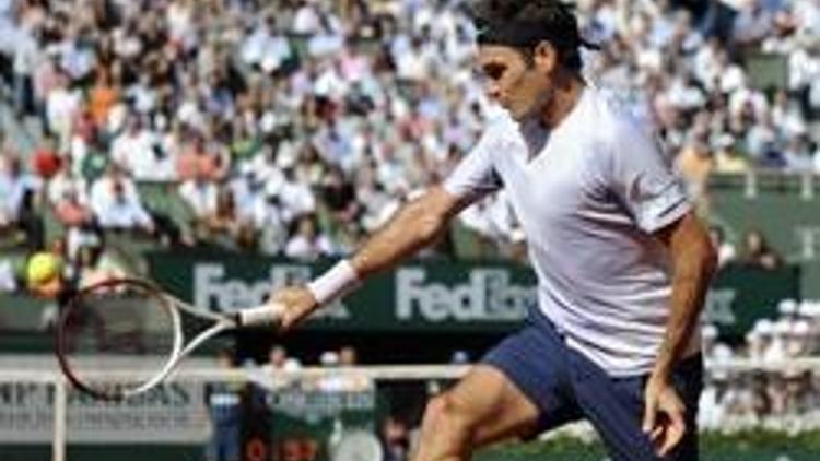 Federer veda etti