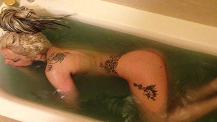 Lady Gaganın çıplak fotoğraf skandalı