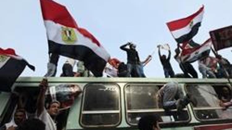 Mısır ordusundan silahlı kuvvetlere geniş, başkana sınırlı yetki