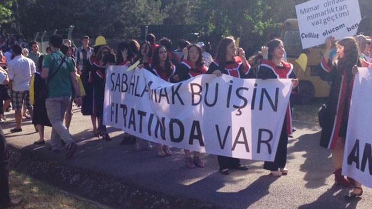 ODTÜ mezuniyetinde pankart gerginliği