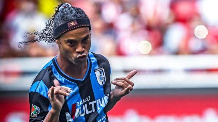 Ve Ronaldinho veda etti