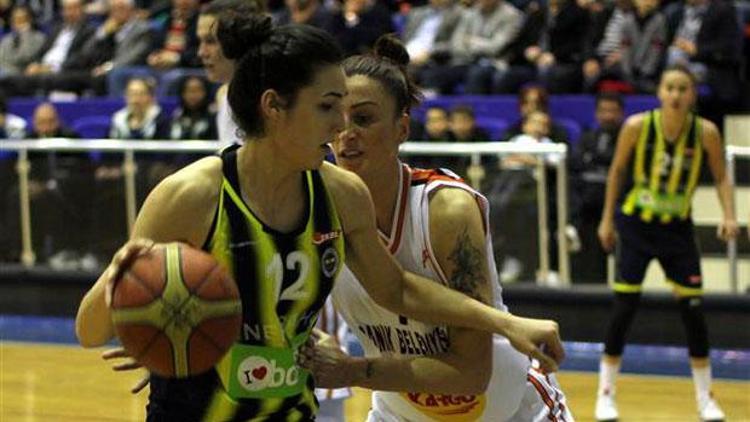 İyi basketbol oynamadığımız için üzgünüm