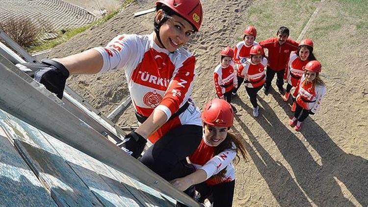 İzmir Büyükşehirin kadın itfaiyecileri olimpiyat takımı kurdu