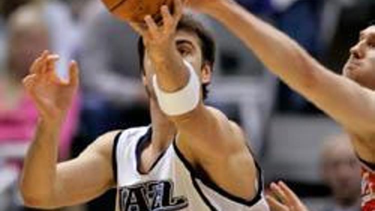 Jazz da Magic de yenildi, Hawks uzatmada kazandı