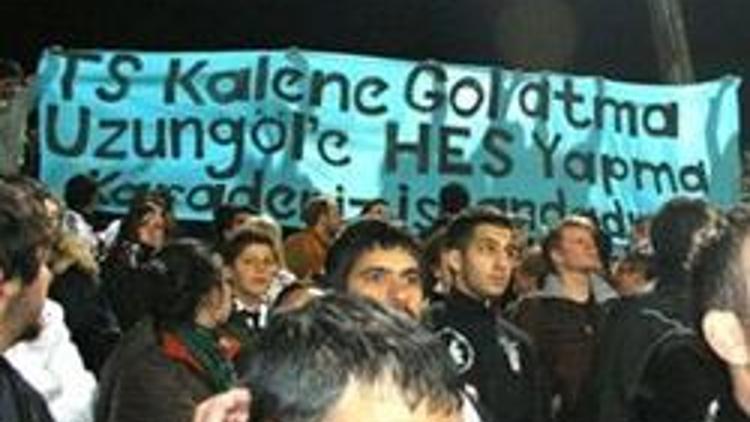 Trabzonspor taraftarından HES protestosu