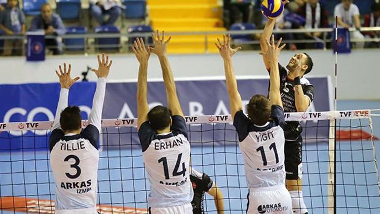 Halkbank: 1 - Arkas Spor: 3