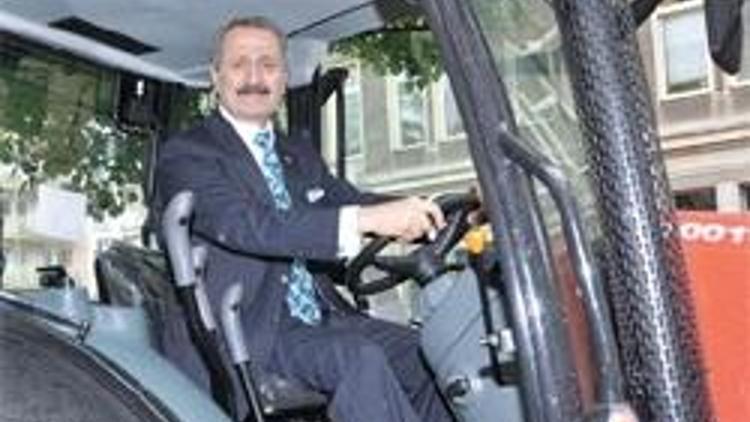 Polonyalı, Türk tasarımı traktörü sevdi  350 milyon Euro’luk yeni sipariş verdi
