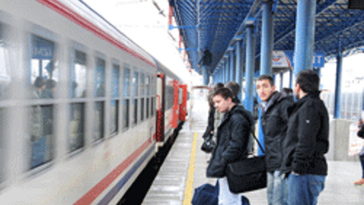 Haydarpaşa-Eskişehir tren seferlerine 24 aylığına ara verildi