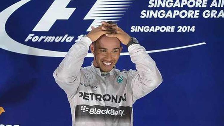 Formula 1in yeni lideri Lewis Hamilton