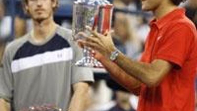 Federer şampiyon