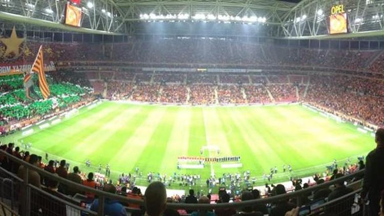 Galatasaray-Fenerbahçe maçında mehter marşı