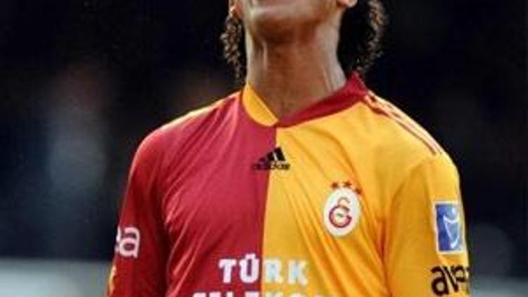 Giovanni Dos Santos gidiyor