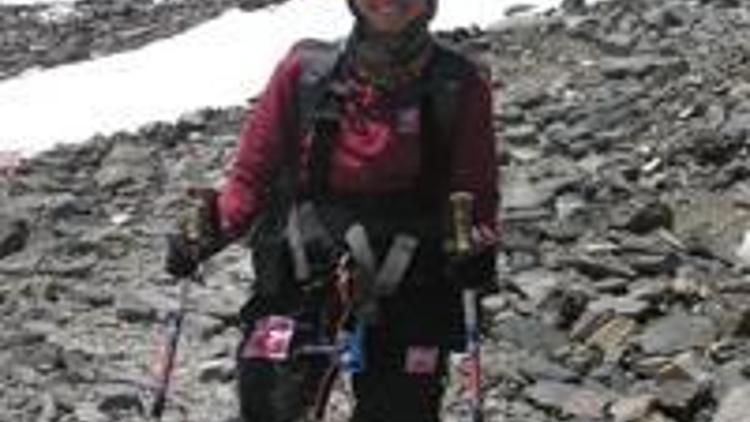 Everestte ilk Türk kadın dağcı