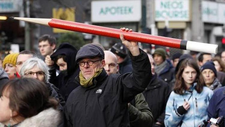 Fransa’daki saldırlar Brüksel’de de protesto edildi