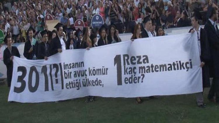 Boğaziçi Üniversitesi mezuniyet törenine protesto pankartları damga vurdu