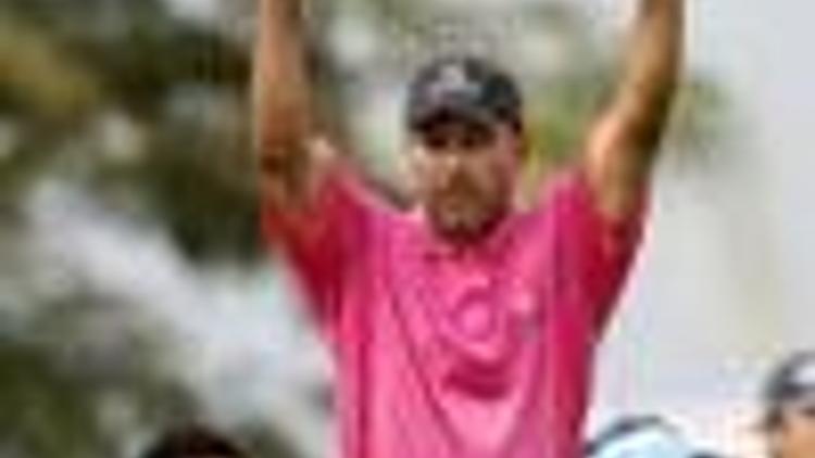 Singh thanks ’golfing gods’ after dramatic win