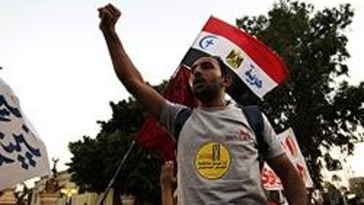 Mısırda meclis krizi büyüyor