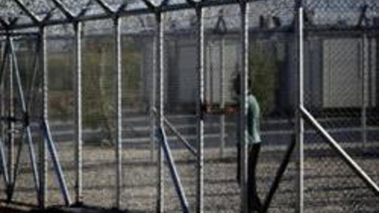 Yunanistanda göçmen kampında isyan