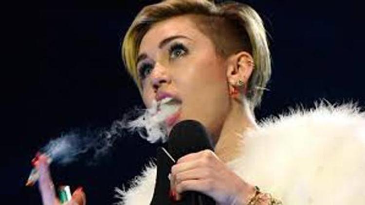 Miley Cyrusa eleştiri yağıyor