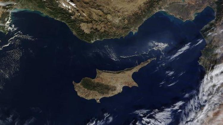 Rum halkı Kıbrıs barış müzakerelerinin askıya alınmasından memnun
