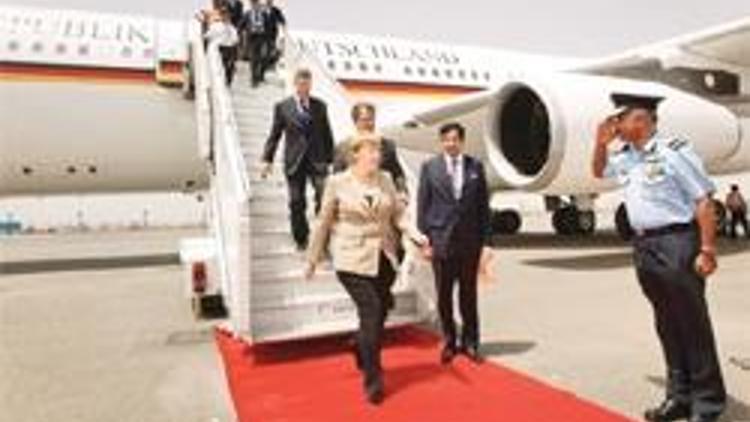 Merkel’e Acem eziyeti
