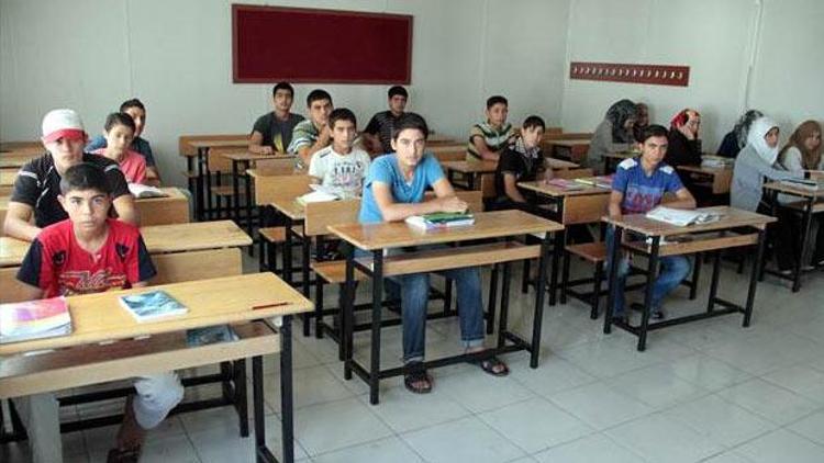 Suriyeli çocuklar okula buruk başlayacak