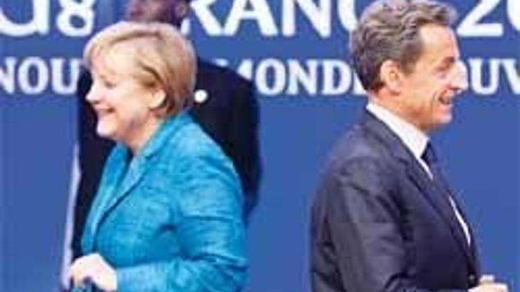 Merkel, para basmak isteyen Sarkozy’yi veto etti, ‘olmayacak duaya amin deme’ dedi