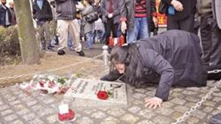 Neo-Nazi kurbanı Türk için anıt