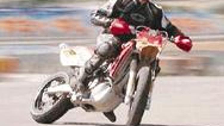Milli motosikletçi Akkoç bisiklet kazasında öldü
