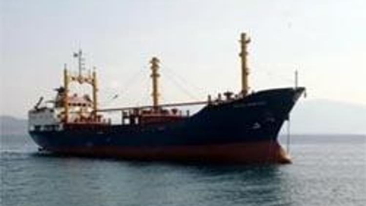 Antalyada yük gemisi battı