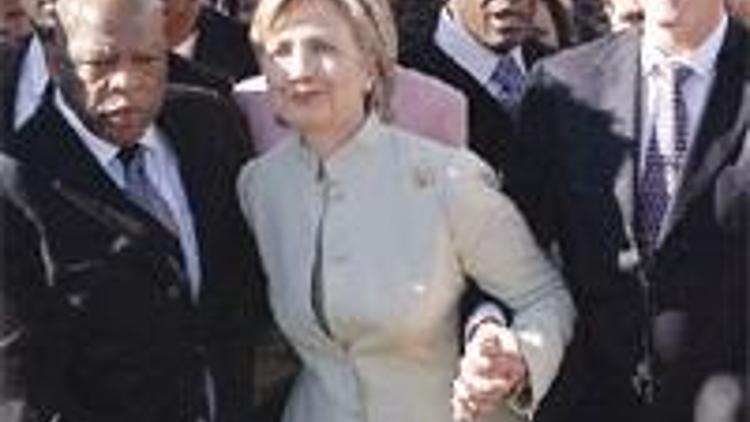 Hillary-Obama çekişmesinde Clinton sahada
