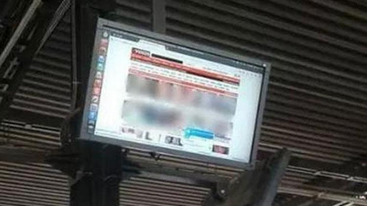 Otobüs durağındaki ekranlarda porno yayınladılar