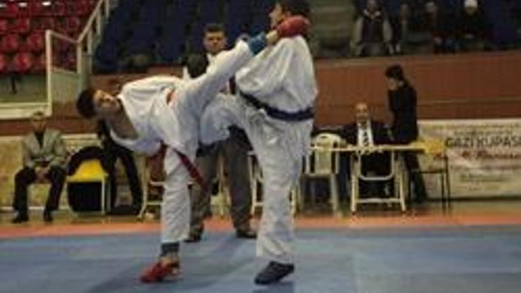 Gazi Kupası’nda Eskrim, Karate ve Tekvando Şampiyonası…