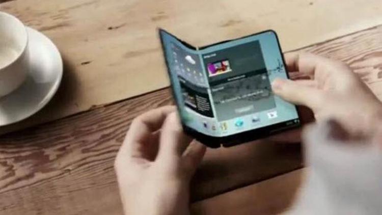 Samsung katlanan ekranlı telefon peşinde