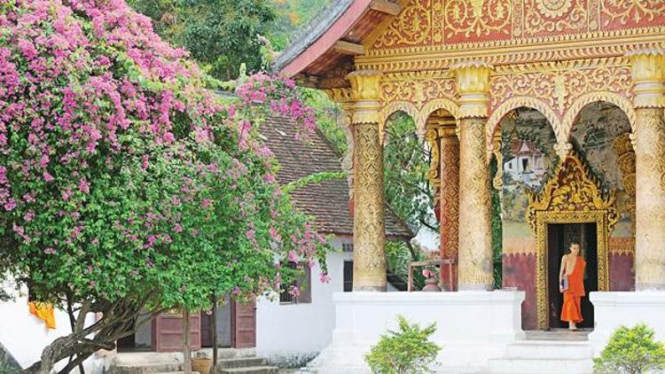 Luang Prabang’da hayat Budizmle renklenir, şarap örümcekle içilir