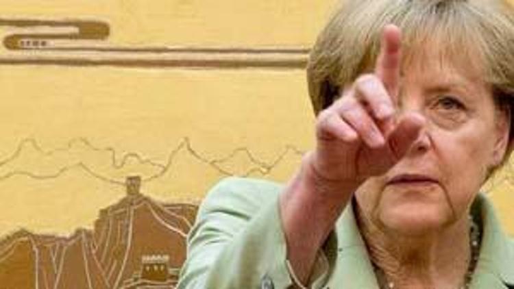 Artık Merkel’i süper bilgisayarlar bile dinleyemeyecek
