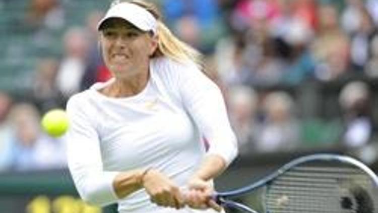 Sharapova ve Wozniacki tur atladı