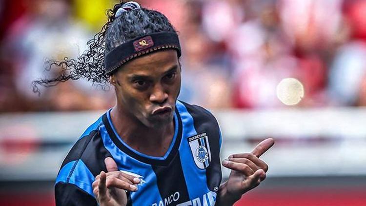 Ronaldinho yol ayrımında