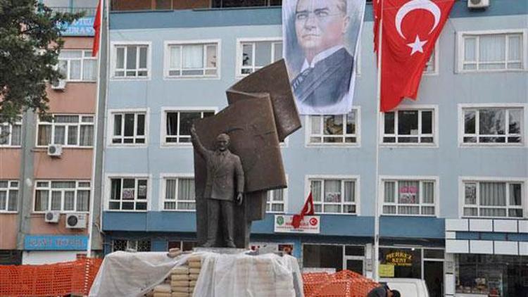 İslahiye’de Atatürk Anıtı’na saygısızlık tepkisi