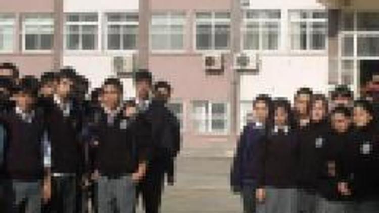 Lisede kız-erkek öğrencilere 45 cm uygulaması