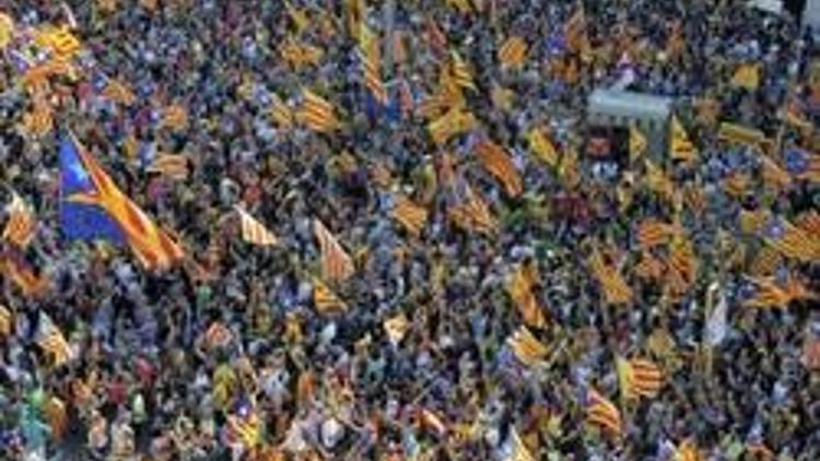 Barselonada dev Katalan yürüyüşü