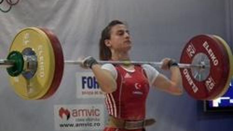 Elif Avrupa üçüncüsü oldu