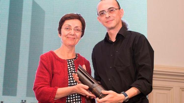 Erdal Öz Edebiyat Ödülü küçük İskendere verildi