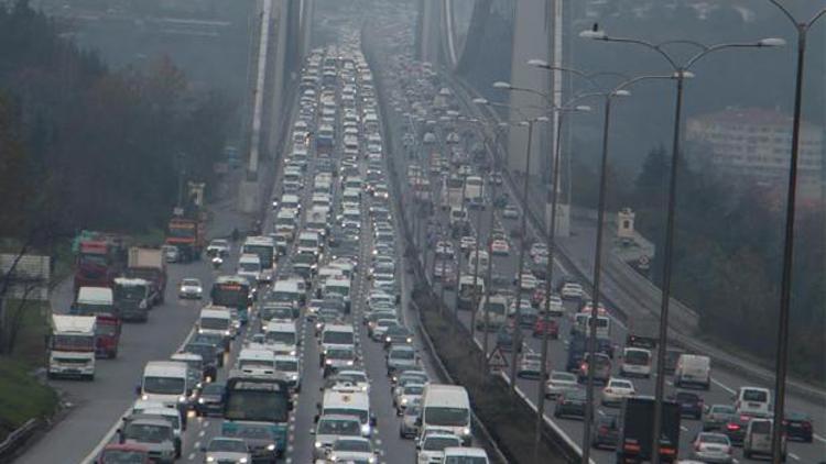 Kaza İstanbul trafiğini kilitledi