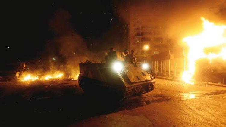 Beyrut sokaklarında tanklar devriye gezdi