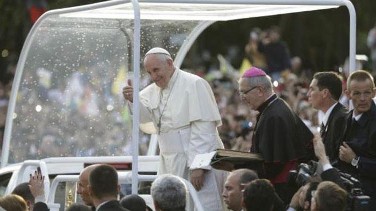 Papa kürtaj için bir yıllık af çıkarıyor